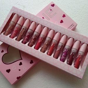Kylie Jenner Valentine’s Day lip gloss set